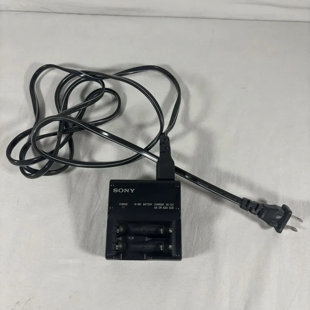 Sony BC-CS1 Battery Charger Charges Two 2 Batteries